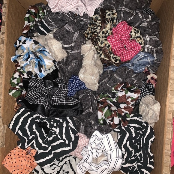 Random Assorted 100 Hair Tie Scrunchies Mixed Lot - Picture 9 of 14